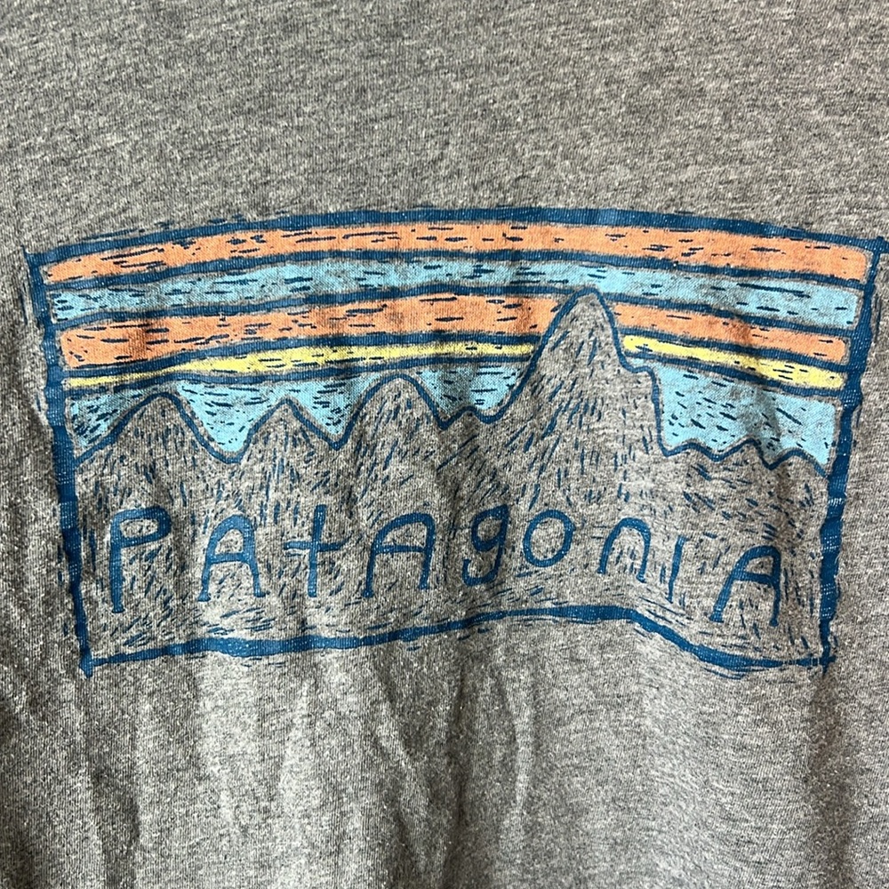 Girl’s Patagonia Long-Sleeved Tee - Picture 3 of 4